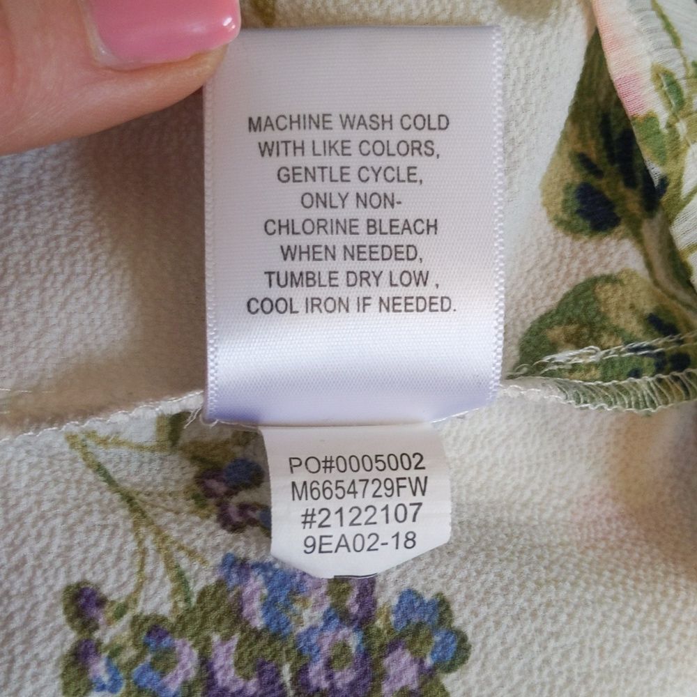 Fever v-neck, 3/4 bell sleeves, floral print blouse, off white base, size XL - Picture 6 of 6